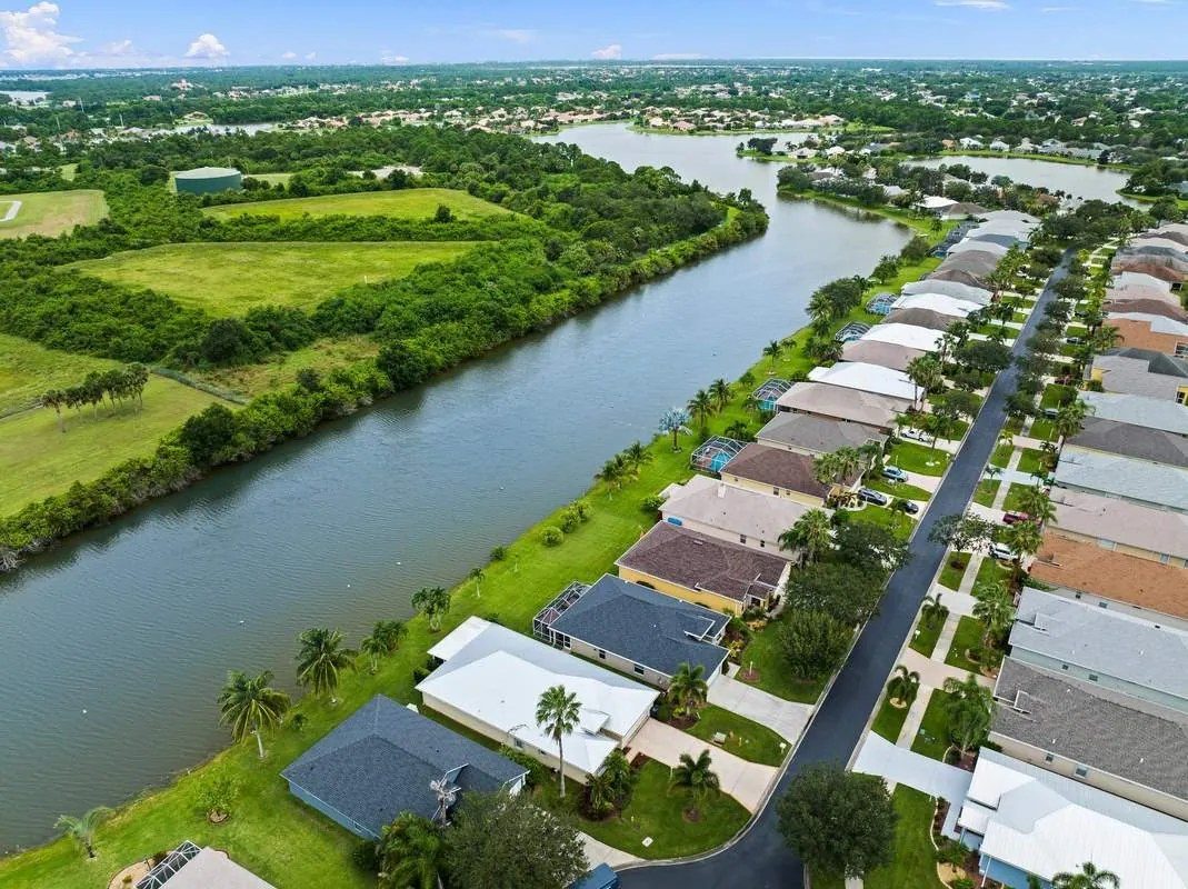 distressed home humidity disclosure Port St. Lucie fall