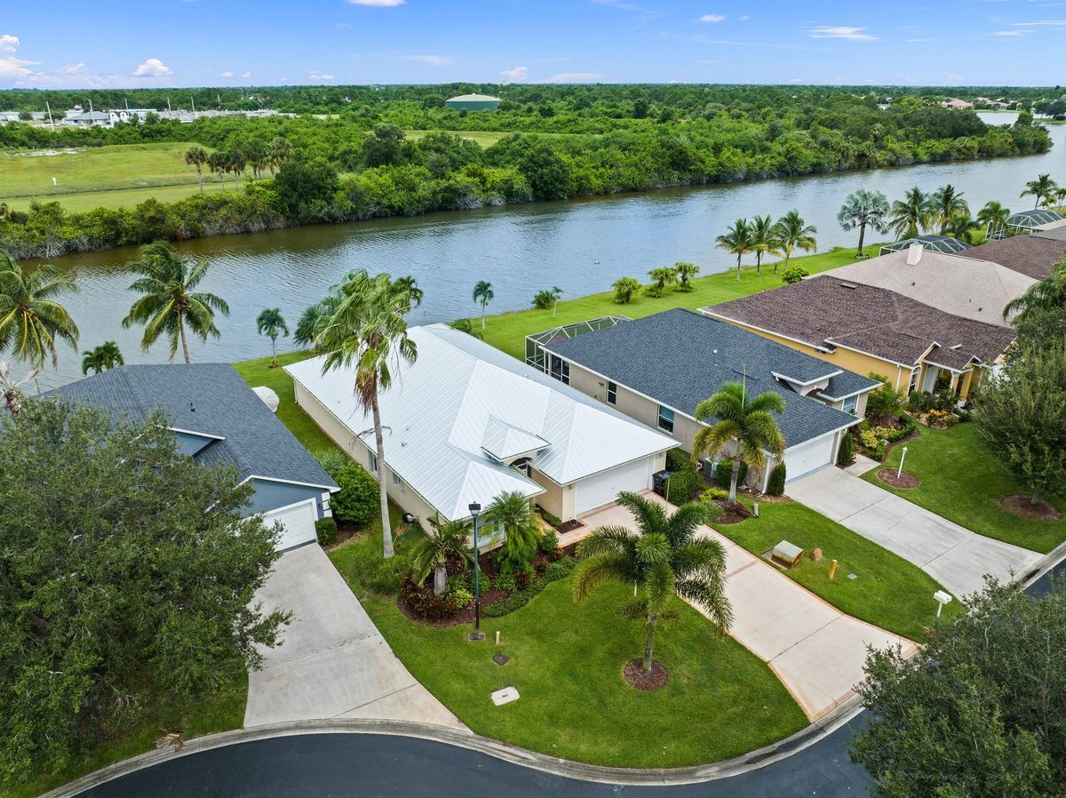 fall real estate market distressed homes Vero Beach FL